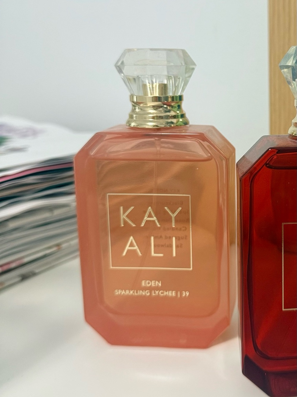 KAYALI Eden Sparkling Lychee 39  — Peach